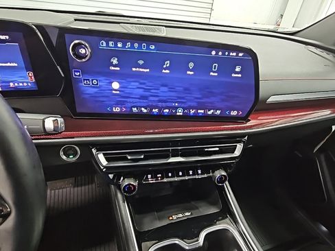 Certified 2024 Chevrolet Traverse RS w/ LPO, Floor Liner Package image 12