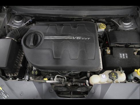 Used 2019 Jeep Cherokee Limited image 20