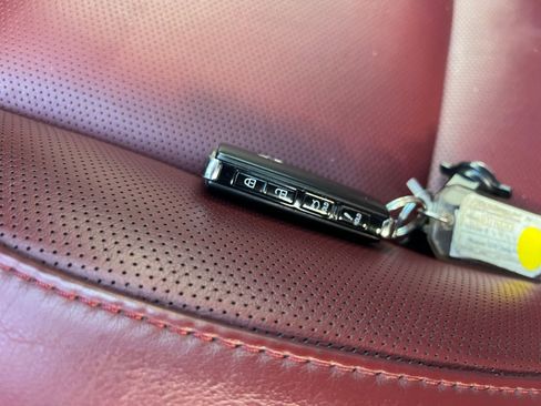 Used 2025 MAZDA MAZDA3 s image 22