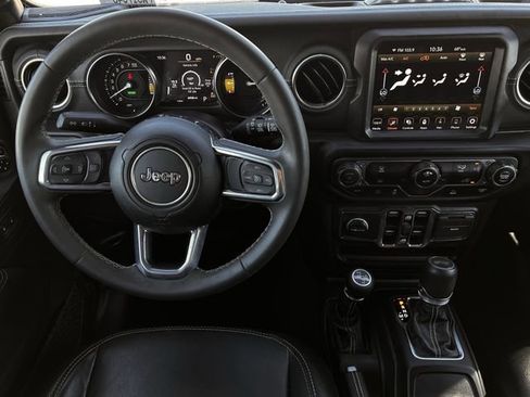 Used 2023 Jeep Wrangler Unlimited Sahara image 12