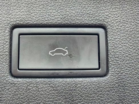 Certified 2024 Volkswagen Tiguan SE w/ Panoramic Sunroof Package FWD image 14