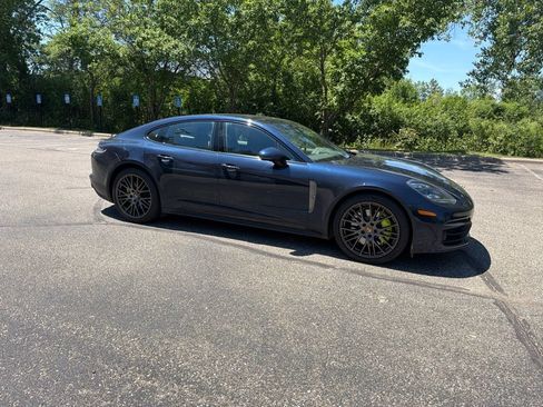 Used 2022 Porsche Panamera 4 E-Hybrid AWD/4WD image 18