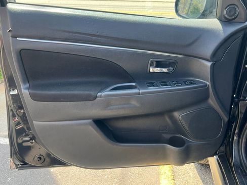 Used 2021 Mitsubishi Outlander Sport ES image 12