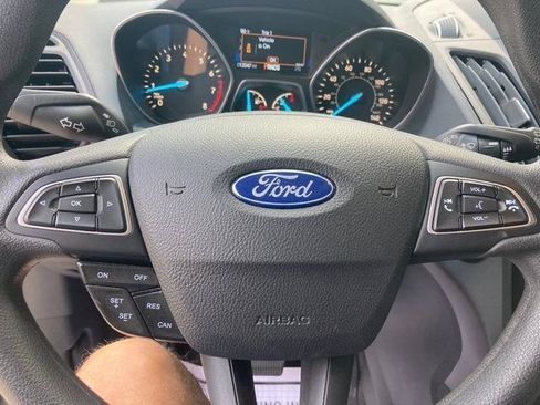 Used 2019 Ford Escape SE FWD image 22