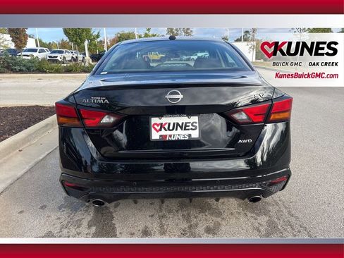 Used 2024 Nissan Altima 2.5 SV w/ SV Premium Package image 5