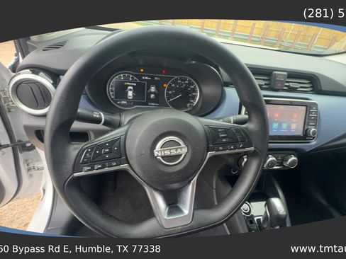 Used 2024 Nissan Versa SV w/ Trunk Package FWD image 10