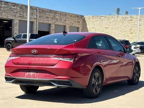 Used 2021 Hyundai Elantra SEL image 8