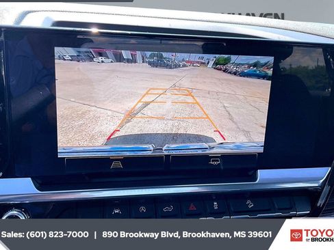 Used 2024 GMC Sierra 1500 SLE w/ X31 Off-Road Package AWD/4WD image 15