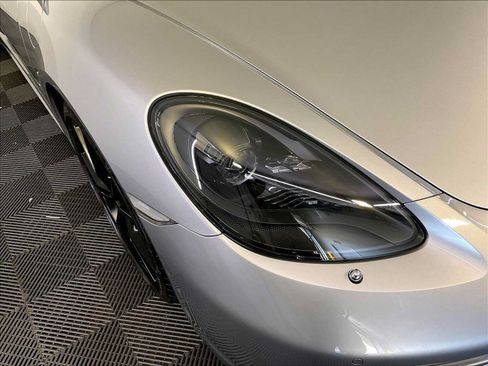 Certified 2024 Porsche 718 Cayman RWD image 12