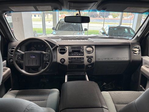 Used 2016 Ford F250 XLT w/ Camper Package image 13