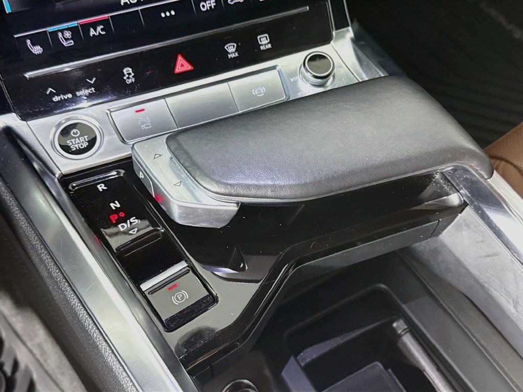 Used 2022 Audi e-tron Premium Plus AWD/4WD image 18