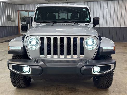 Used 2022 Jeep Gladiator Overland w/ Popular Equipment Package AWD/4WD image 9