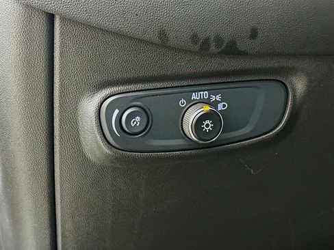 Used 2024 Chevrolet Equinox LT image 10