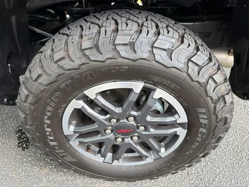 Used 2024 Toyota Tacoma TRD Sport w/ TRD Sport Upgrade Package RWD image 19