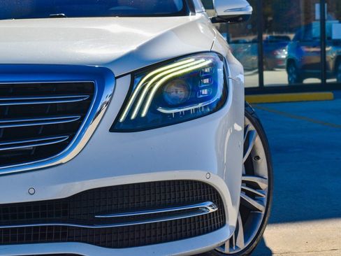 Used 2018 Mercedes-Benz S 560 Sedan image 3