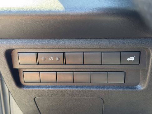Used 2024 Mitsubishi Outlander FWD image 30