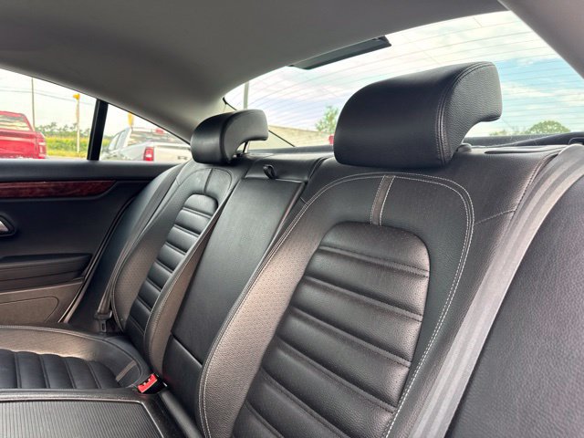 Used 2011 Volkswagen CC Lux FWD image 35