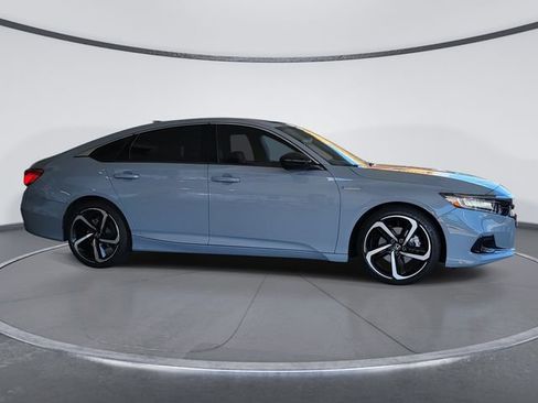 Used 2022 Honda Accord Sport image 2