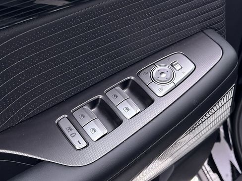 Used 2025 Hyundai Palisade Calligraphy image 15