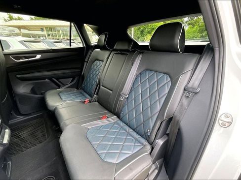 Certified 2024 Volkswagen Atlas Cross Sport SEL Premium R-Line AWD/4WD image 19