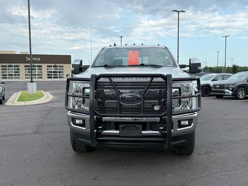 Used 2019 Ford F350 Lariat w/ Chrome Package AWD/4WD image 2