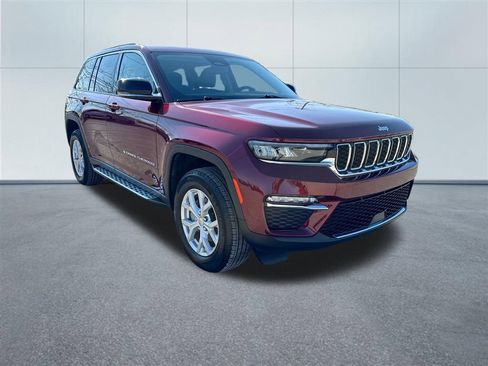 Used 2023 Jeep Grand Cherokee Limited image 9