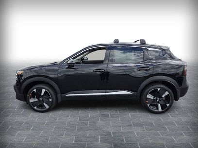 New 2026 Nissan Kicks SR w/ Cold Weather Package