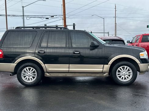Used 2011 Ford Expedition XLT w/ 201A Rapid Spec Order Code image 3