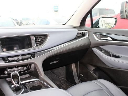Used 2020 Buick Enclave Essence w/ Sound and Sites Package AWD/4WD image 27