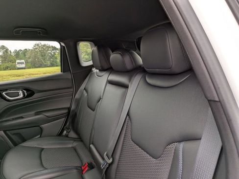 New 2026 Jeep Compass Latitude image 32