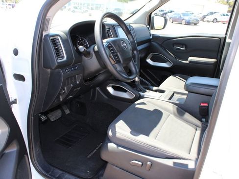 Used 2022 Nissan Frontier SV AWD/4WD image 11