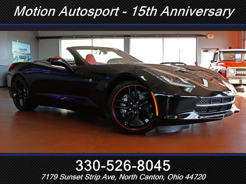 Used 2019 Chevrolet Corvette Stingray Convertible w/ 1LT RWD image 2