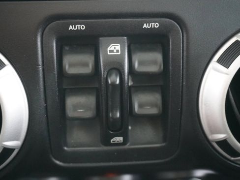 Used 2014 Jeep Wrangler Unlimited Sahara w/ Max Tow Package image 18