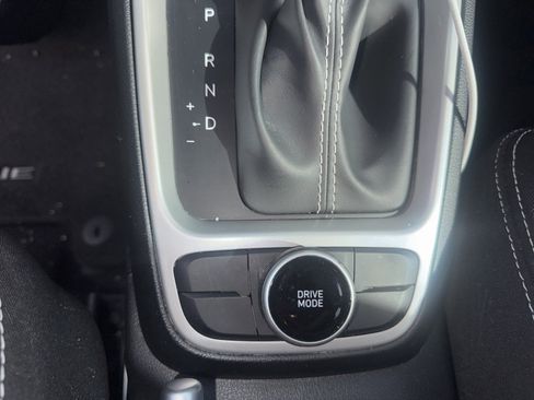 Used 2024 Hyundai Venue SEL image 7