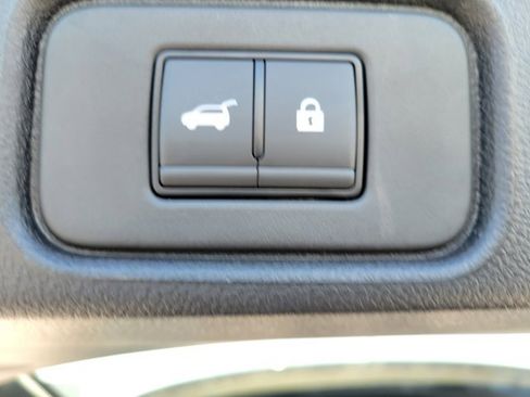 New 2025 Nissan Pathfinder SV w/ SV Premium Package image 28