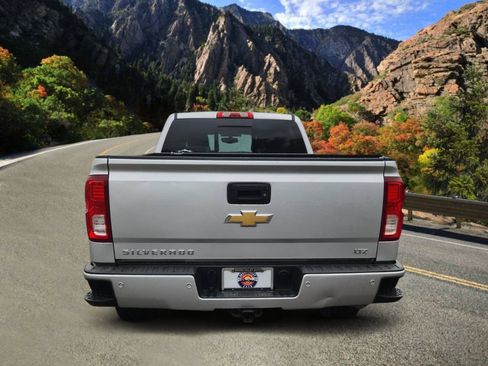 Used 2018 Chevrolet Silverado 1500 LTZ Z71 w/ LTZ Plus Package AWD/4WD image 4