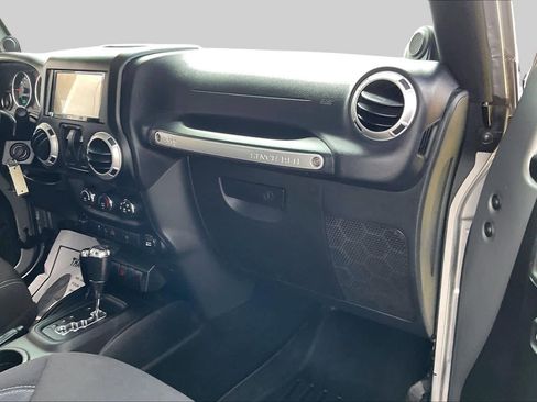 Used 2013 Jeep Wrangler Rubicon w/ PWR Convenience Group AWD/4WD image 15