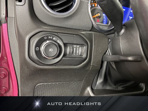 Used 2022 Jeep Wrangler Unlimited Sahara w/ LED Lighting Group AWD/4WD image 26