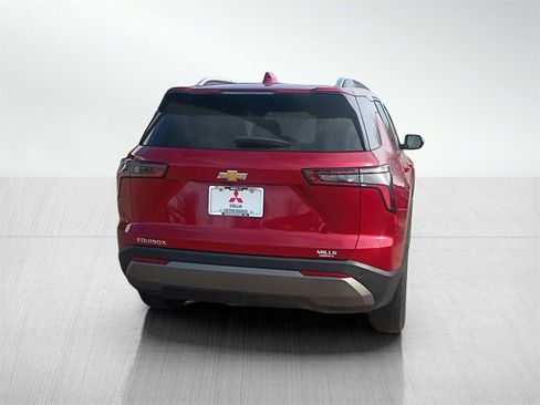 Used 2025 Chevrolet Equinox LT w/ Convenience Package II image 6