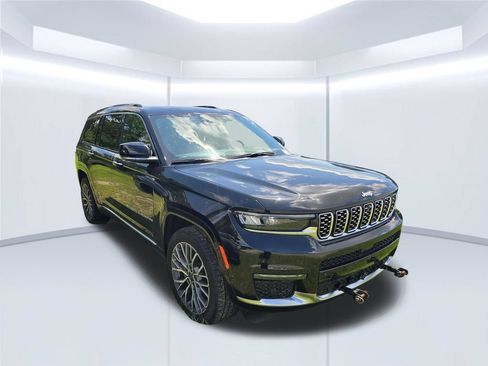 Used 2025 Jeep Grand Cherokee L Summit AWD/4WD image 7