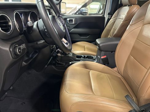 Used 2021 Jeep Wrangler Unlimited Sahara w/ Uconnect 4C Nav & Sound Group image 14