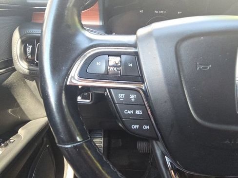 Used 2023 Lincoln Nautilus Reserve AWD/4WD image 19