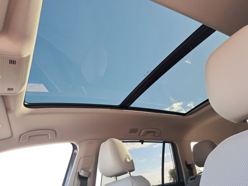 New 2026 Volkswagen Atlas SE FWD image 29