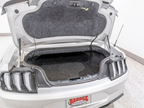 Used 2019 Ford Mustang Premium RWD image 31