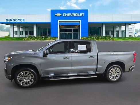 Used 2020 Chevrolet Silverado 1500 High Country w/ Technology Package image 12