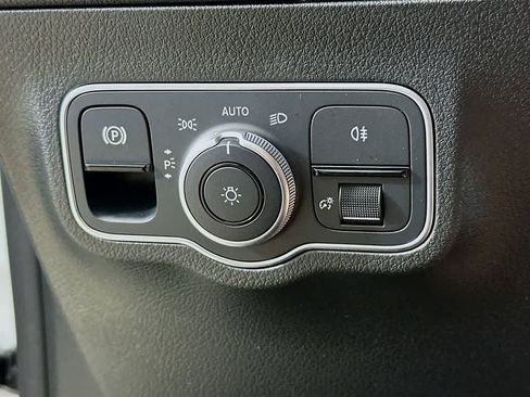 Used 2023 Mercedes-Benz GLA 35 AMG 4MATIC image 27