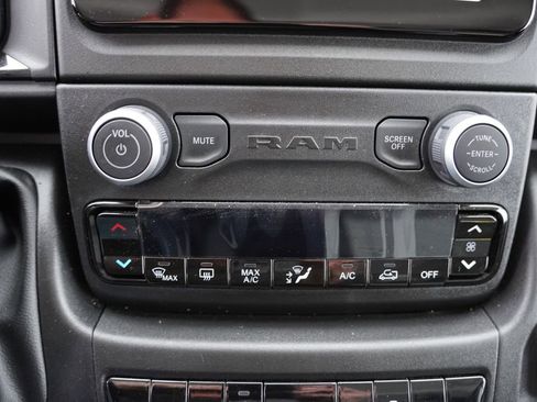 Used 2025 RAM ProMaster 2500 w/ Convenience Group image 21