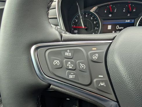 Used 2024 Chevrolet Equinox Premier image 19