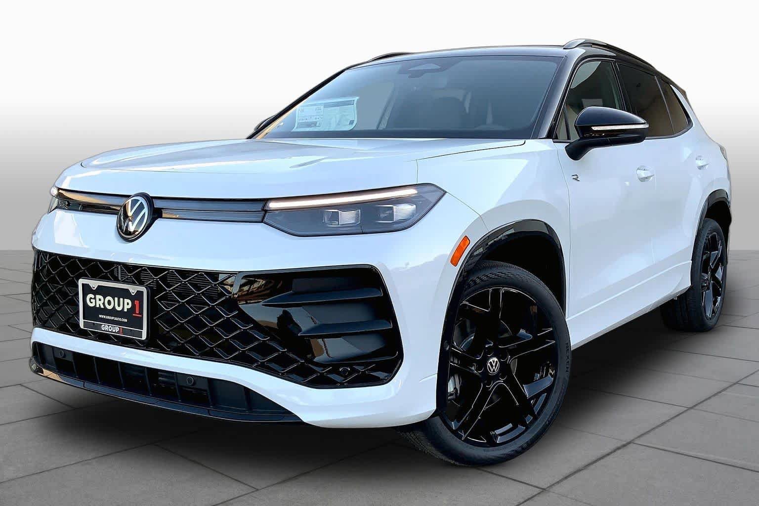 New 2027 Volkswagen Tiguan SE R-Line AWD/4WD image 1
