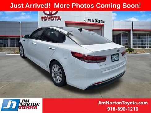 Used 2018 Kia Optima S w/ Panoramic Sunroof Package FWD image 5